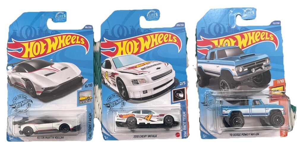 Hot Wheels Aston Martin Vulcan 88/250 Mainline Chevy Impala 209 Dodge Power 152